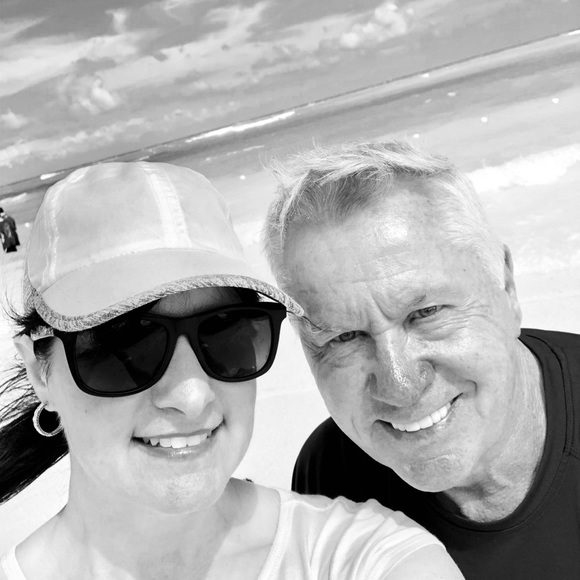 Meet your Posher, Dee Dee - Picture 3 of 6